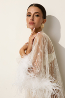 RĘCZNIE WYSZYWANY SZLAFROK ZE STRUSIMI PIÓRAMI AMMAN PEARL WHITE 