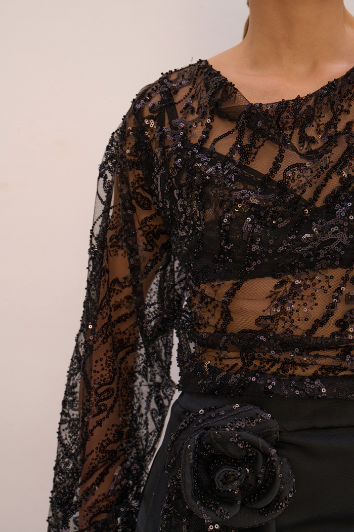 MALE LACE MINI DRESS WITH DETACHABLE ROSE