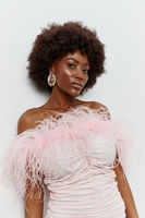 ELASTYCZNA MARSZCZONA SUKIENKA Z PIÓRAMI TROPEZ ROSE